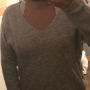 V neck gray sweater, looks super cute w/ leggings!